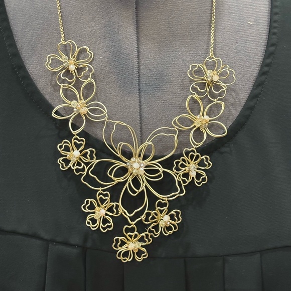 Tommy Bahama Jewelry - Tommy Bahama beautiful gold tone wire necklace